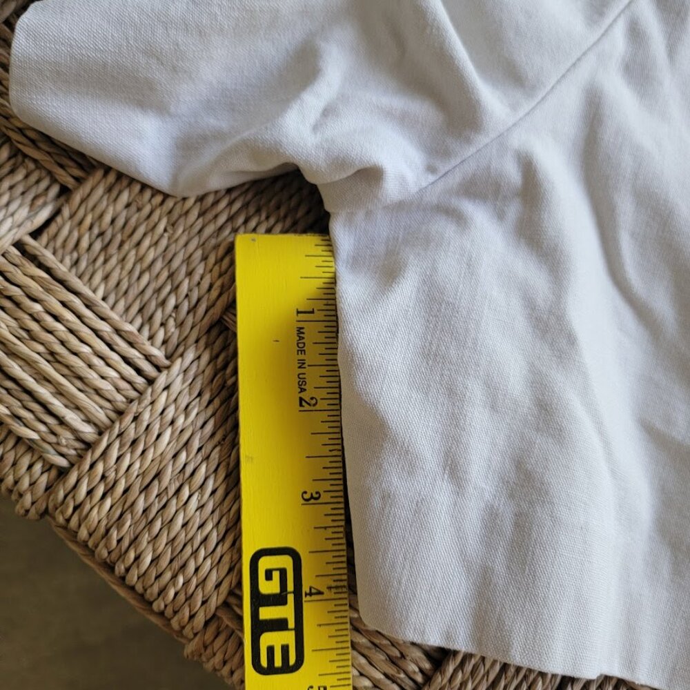 Banana Republic Light Khaki Shorts - Picture 5 of 6